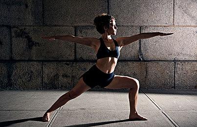 《明末：渊虚之羽》新混剪视频 展示多套精美服装